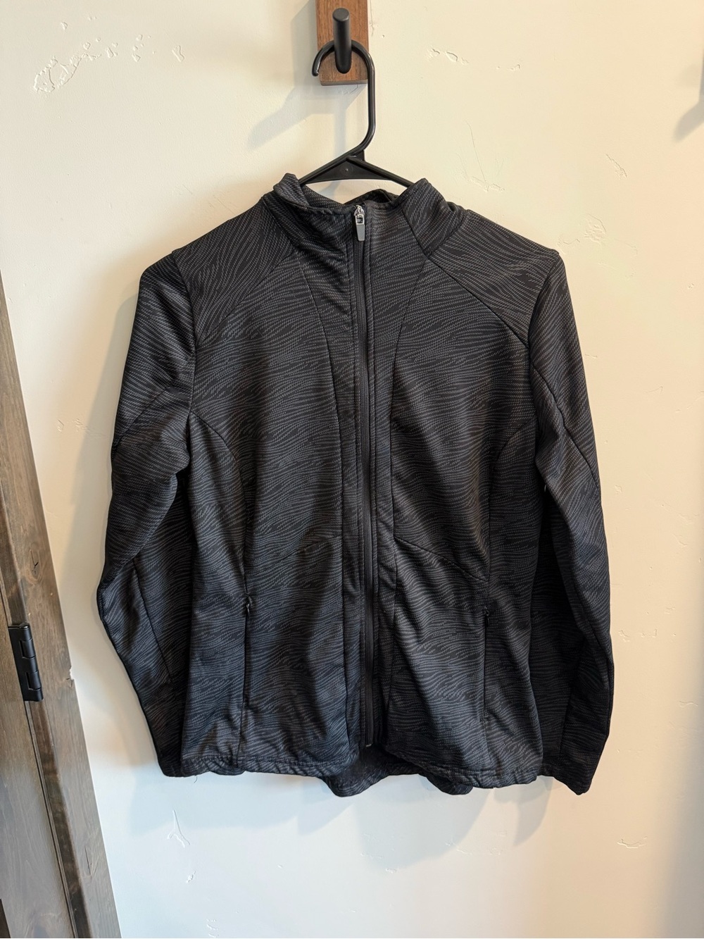 Mondetta Black Zippered Women's Hoodie Jacket